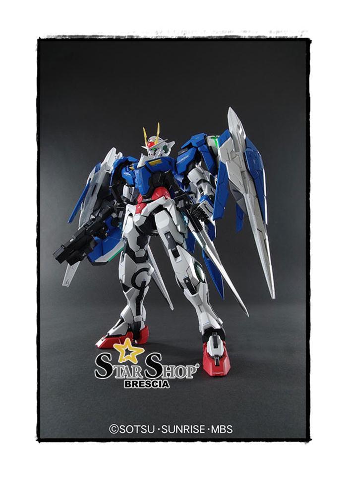 GUNDAM - 1/60 Gundam 00 Raiser Perfect Grade Model Kit PG Bandai